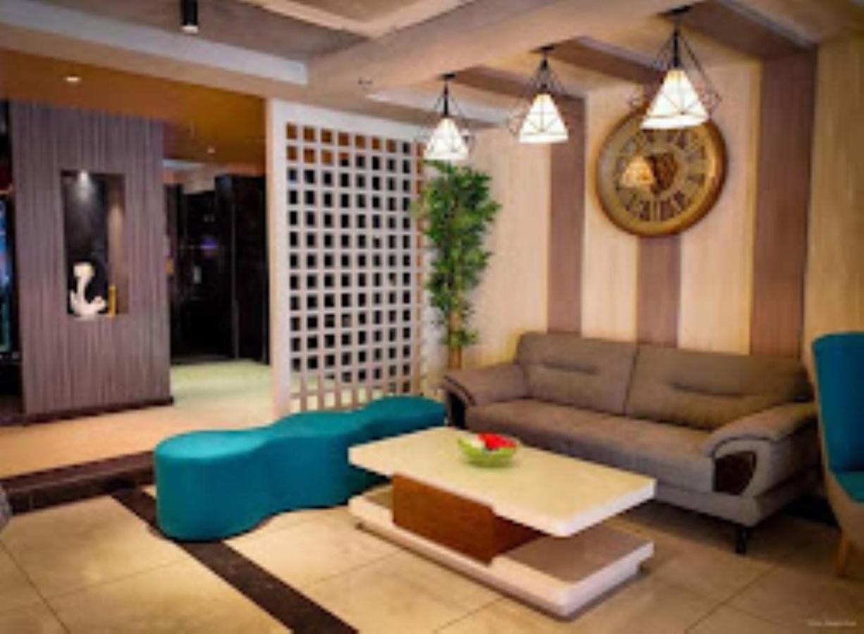 Hotel Raj Inn 布巴内什瓦尔 外观 照片