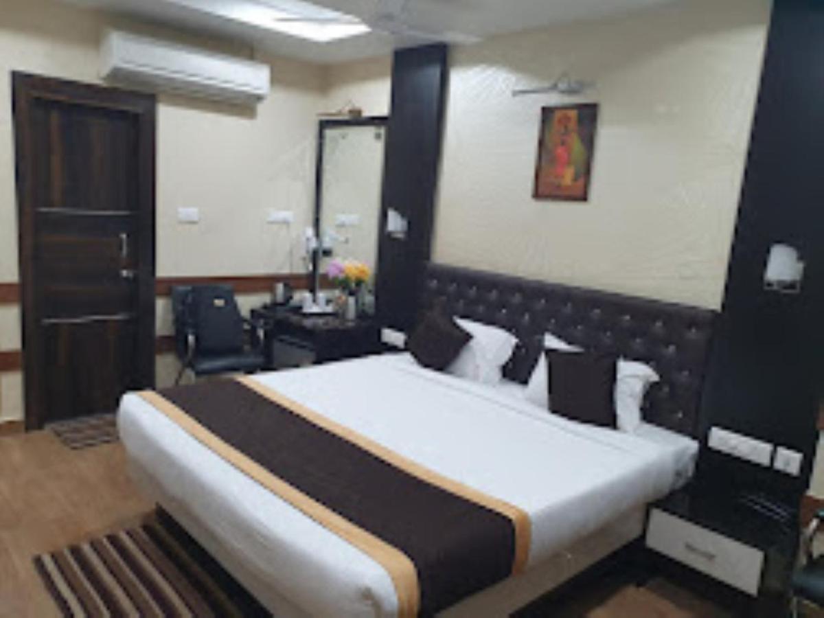 Hotel Raj Inn 布巴内什瓦尔 外观 照片